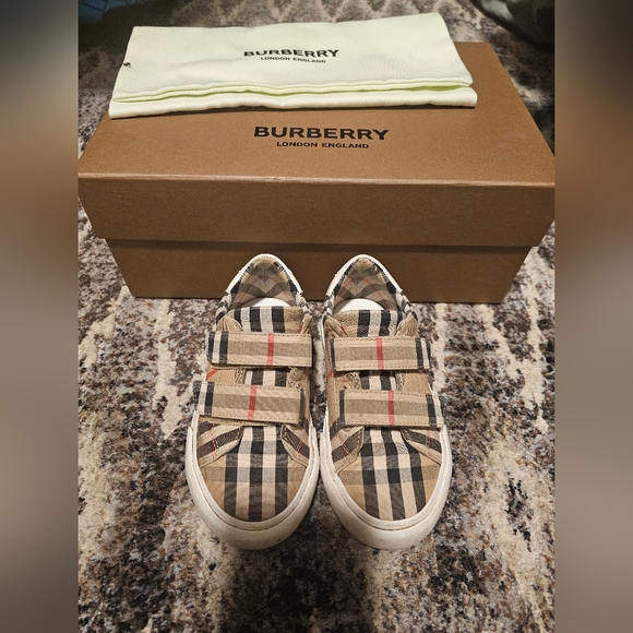 Burberry shoes-size 26 - Picture 1 of 5